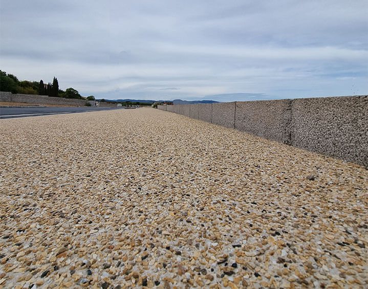 Travaux de béton désactivé pour les professionnels à Nîmes