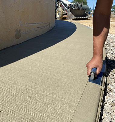 A Béziers, réalisation d'un béton coloré