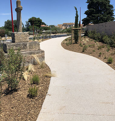 Réalisation d'un béton désactivé à Saint Thibéry dans l'Hérault