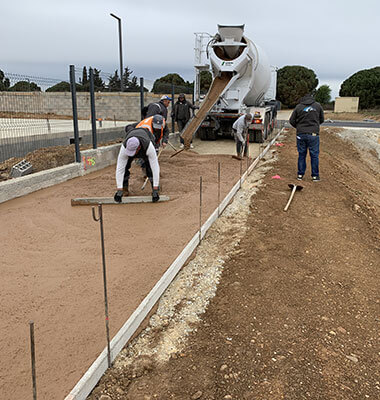 Réalisation à Béziers dans l'Hérault d'un béton coloré