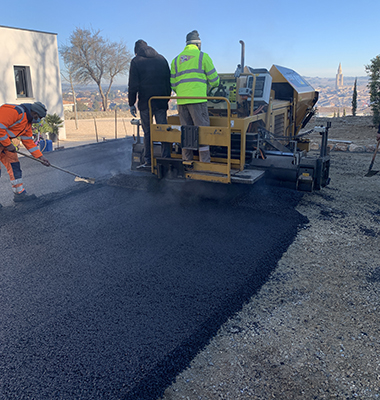 A Béziers, réalisation d'un béton coloré