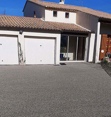 Réalisation sur la ville des Matelles dans l'Hérault d'un béton désactivé 