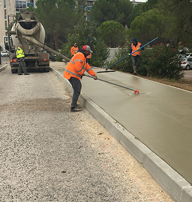 A Béziers, réalisation d'un béton coloré